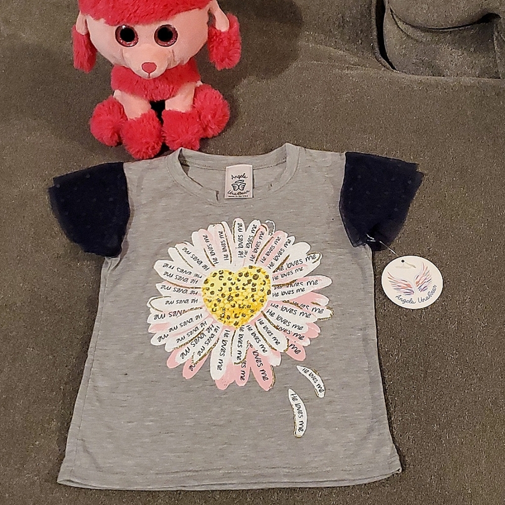 He Loves Me Daisy t-shirt 🌼